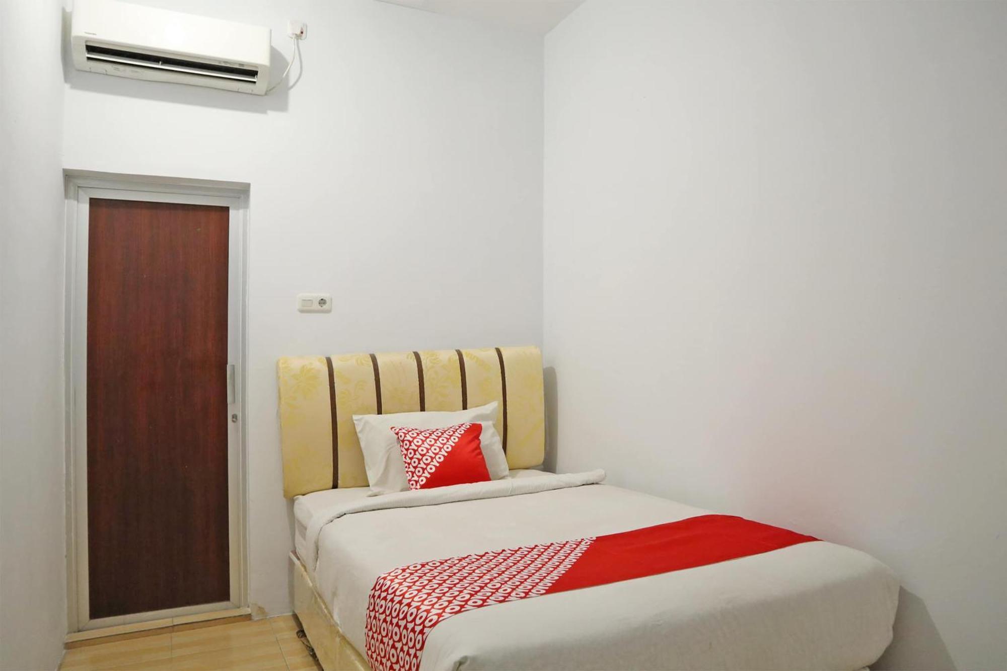 Hotel Oyo 1673 M Authentic Kost Man Padang  Esterno foto